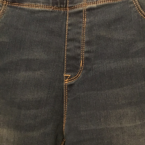 ST Johns Bay pull on jeans Size Medium nwot - Picture 3 of 3